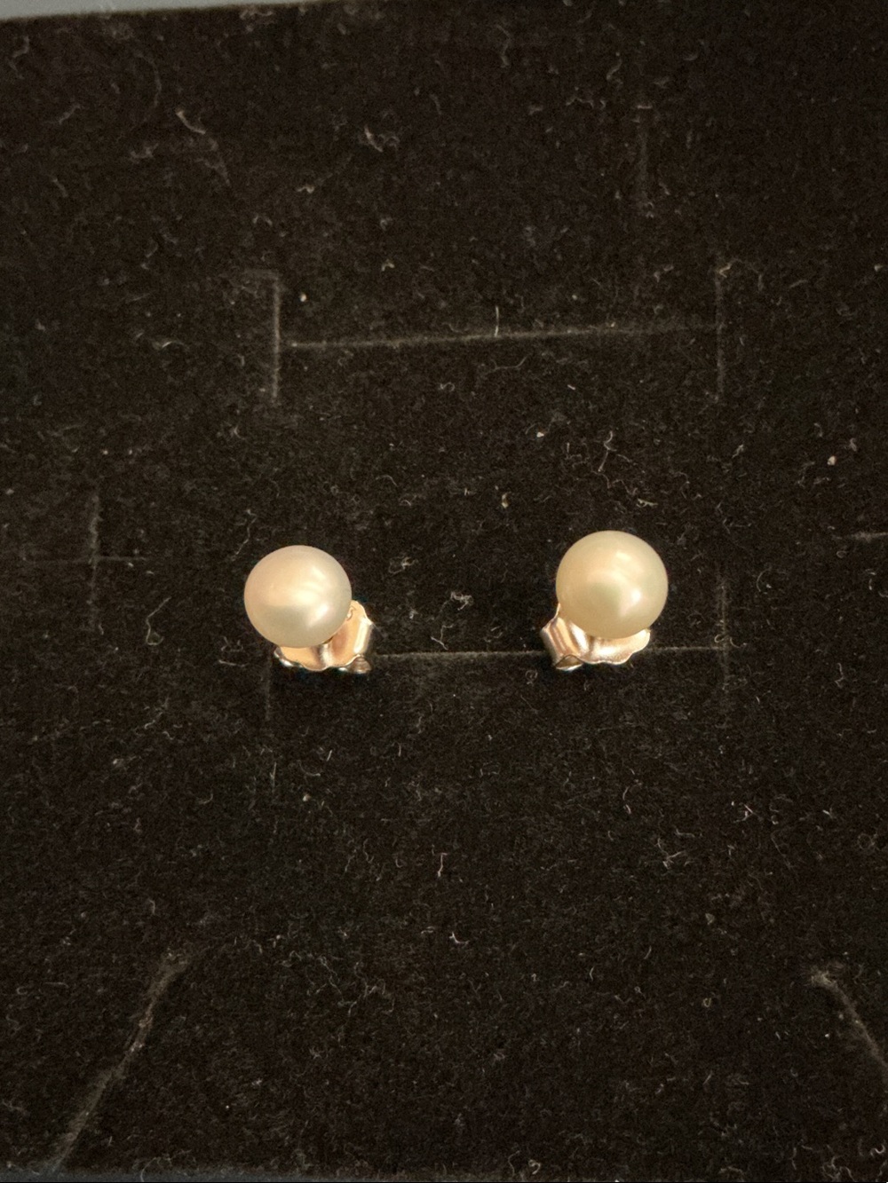 Classic Freshwater Pearl Stud Earrings - Cream Pearl on Silver Setting